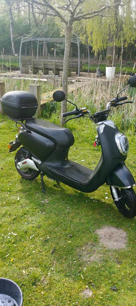 Elektrische Scooter Q Crystal, amper 364km!!, Enlèvement