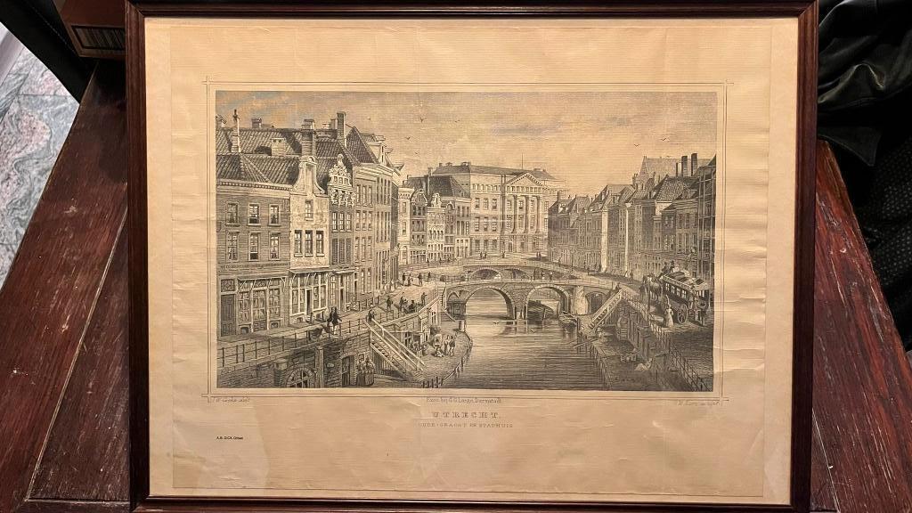 Oude gravure Utrecht Oudegracht en stadhuis ingelijst, Ophalen
