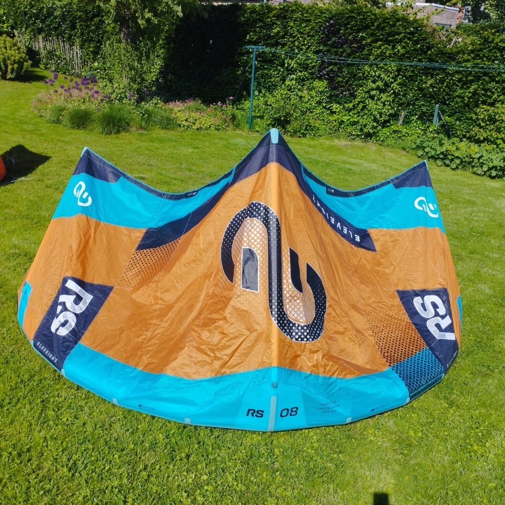 ELEVEIGHT RS V9 kite 8m – zo goed als nieuw, Watersport en Boten, Kitesurfen, Ophalen, Zo goed als nieuw, 8 m², Kite