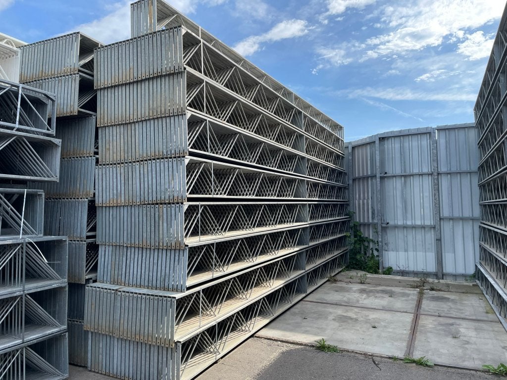 Fermes en treillis Longueur = 7 900 mm | Hauteur = 410 mm, Enlèvement, Utilisé, 50 à 100 mm, Autres types