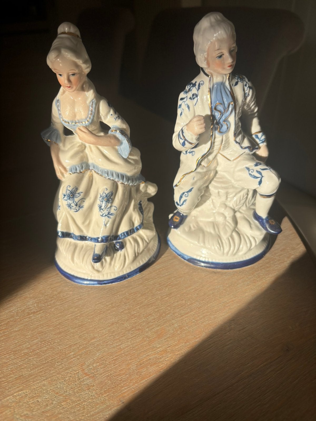 Porseleinen beeldjes, Ophalen