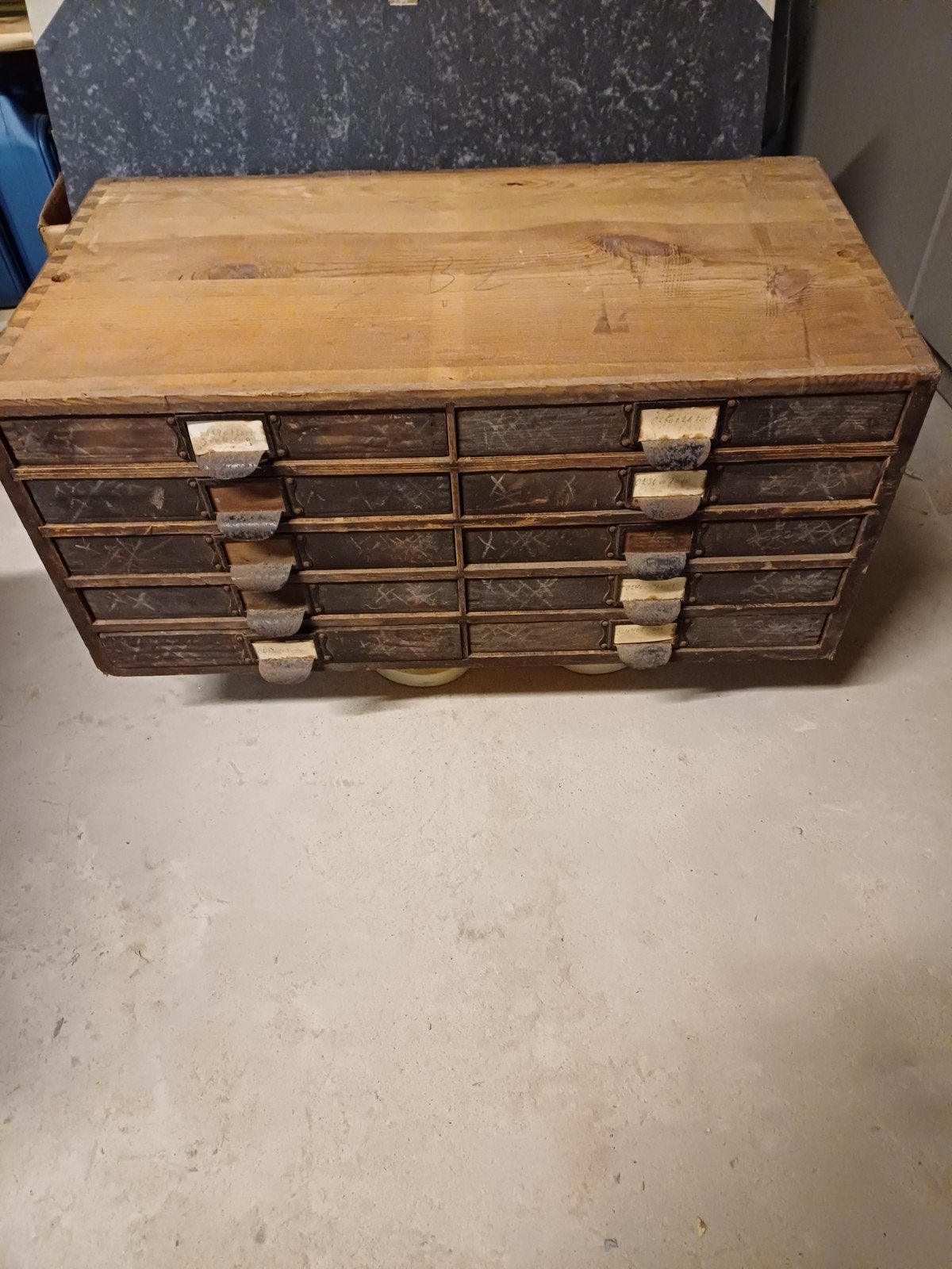 Kleine industriële  schuivenkast., Huis en Inrichting, Kasten | Ladekasten, Gebruikt, 5 laden of meer, Eikenhout, Minder dan 100 cm
