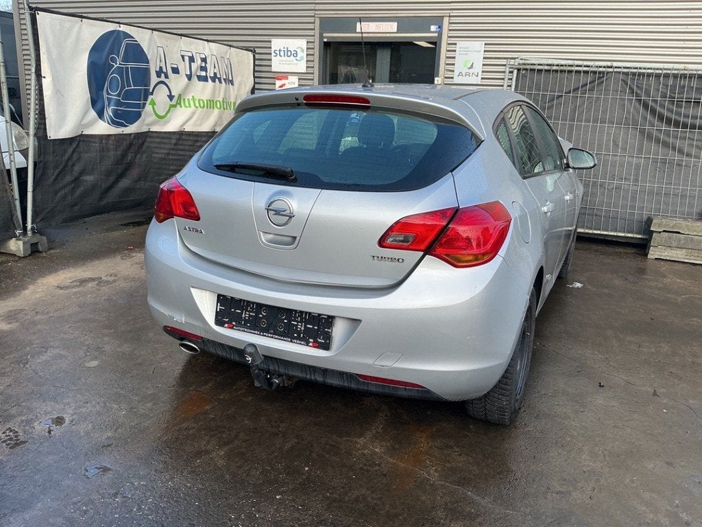 MOTEUR + TRINGLERIE ESSUIE GLACE AVANT Opel (|13262434|), Opel, Opel Automobile GmbH, Utilisé, Kontakt-opel@opel.com