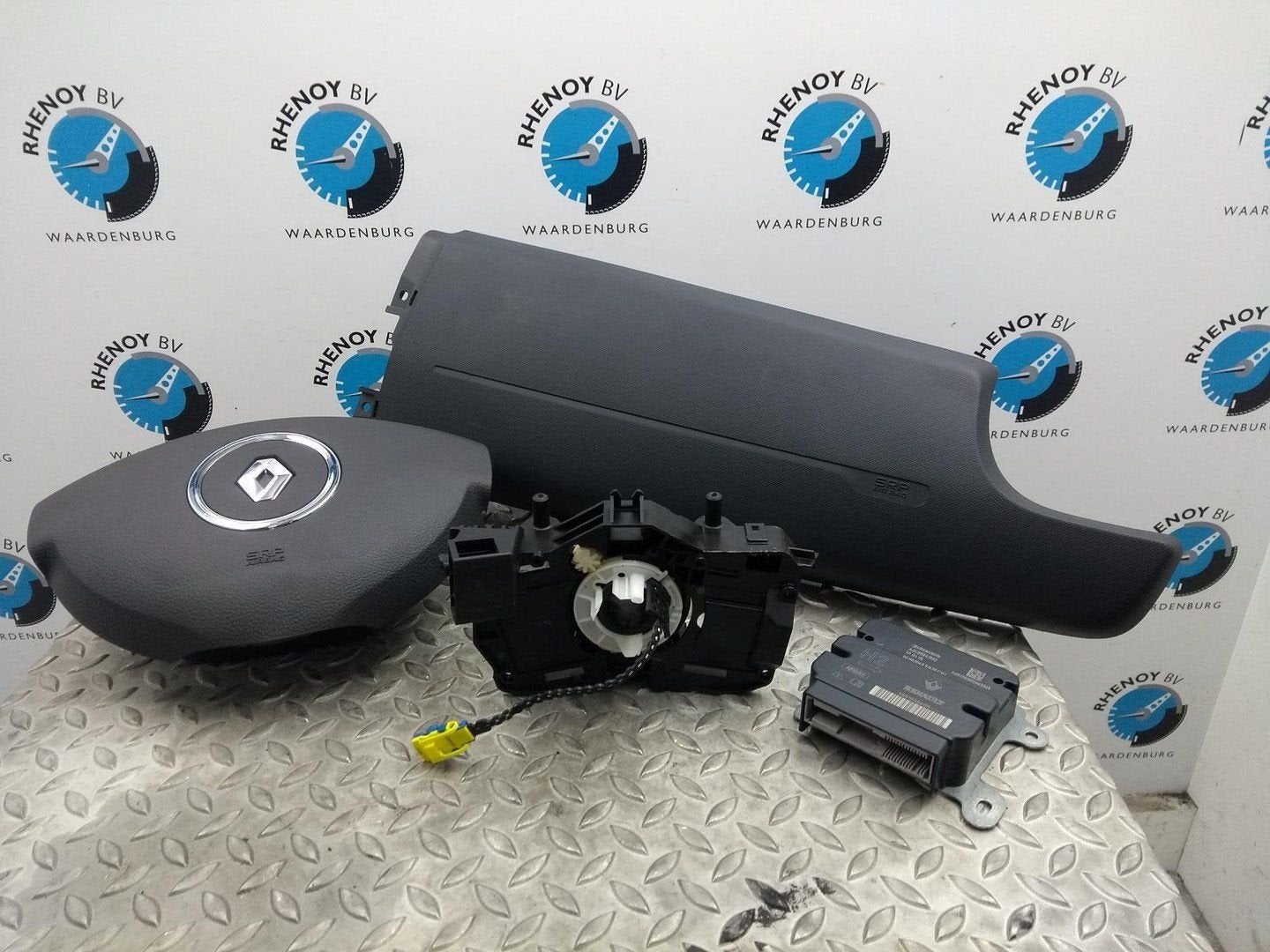DACIA DUSTER AIRBAG SET 2016, Ophalen of Verzenden, Gebruikt, Stiba lid