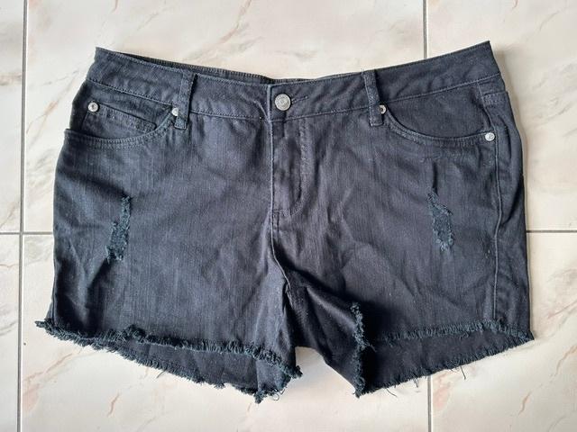 Short Bodyflirt maat 42 (nr7431), Kleding | Dames, Spijkerbroeken en Jeans, Zwart, Ophalen of Verzenden, Zo goed als nieuw, W33 - W36 (confectie 42/44)