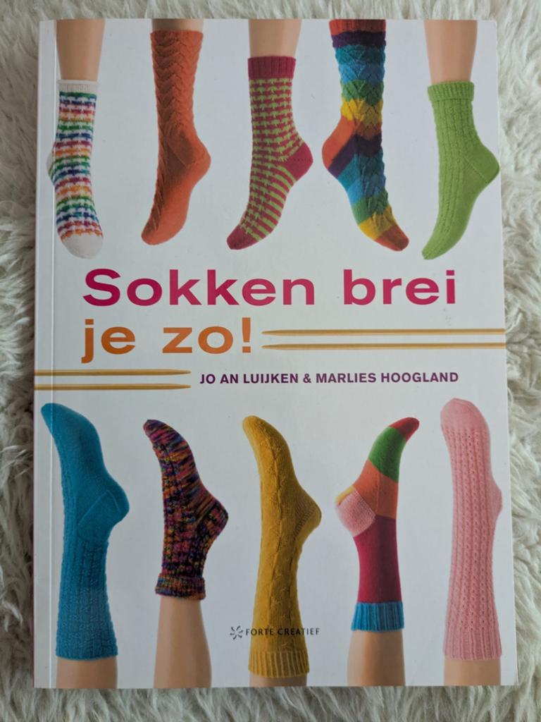 M. Hoogland - Sokken brei je zo!, Boeken, Hobby en Vrije tijd, Ophalen of Verzenden, M. Hoogland; J.A. Luijken