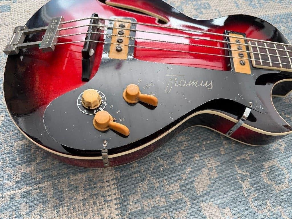 FRAMUS 5/150 BASS, JAREN 60, BILL WYMAN BAS, Ophalen of Verzenden, Gebruikt, Semi-akoestisch