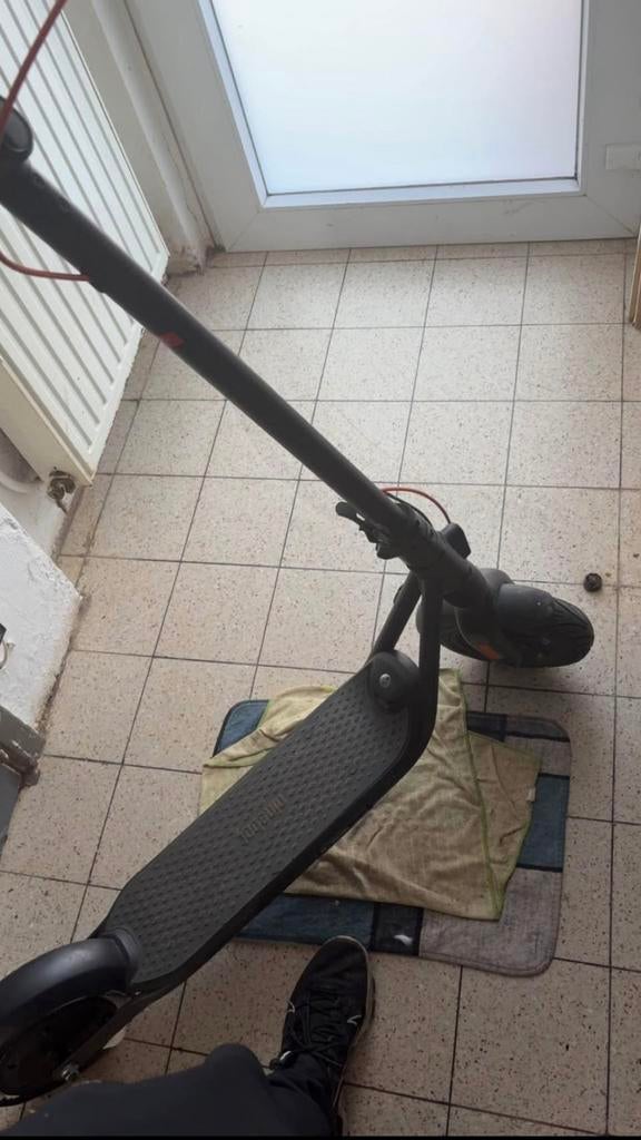 Trottinette électrique ninebot e2, Enlèvement, Comme neuf