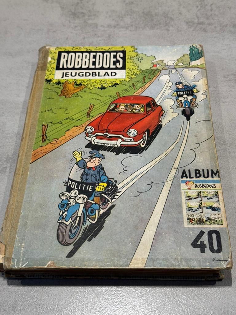 Robbedoes Vintage album 40 Dupuis (1952), Boeken, Eén stripboek, Ophalen of Verzenden, Gelezen