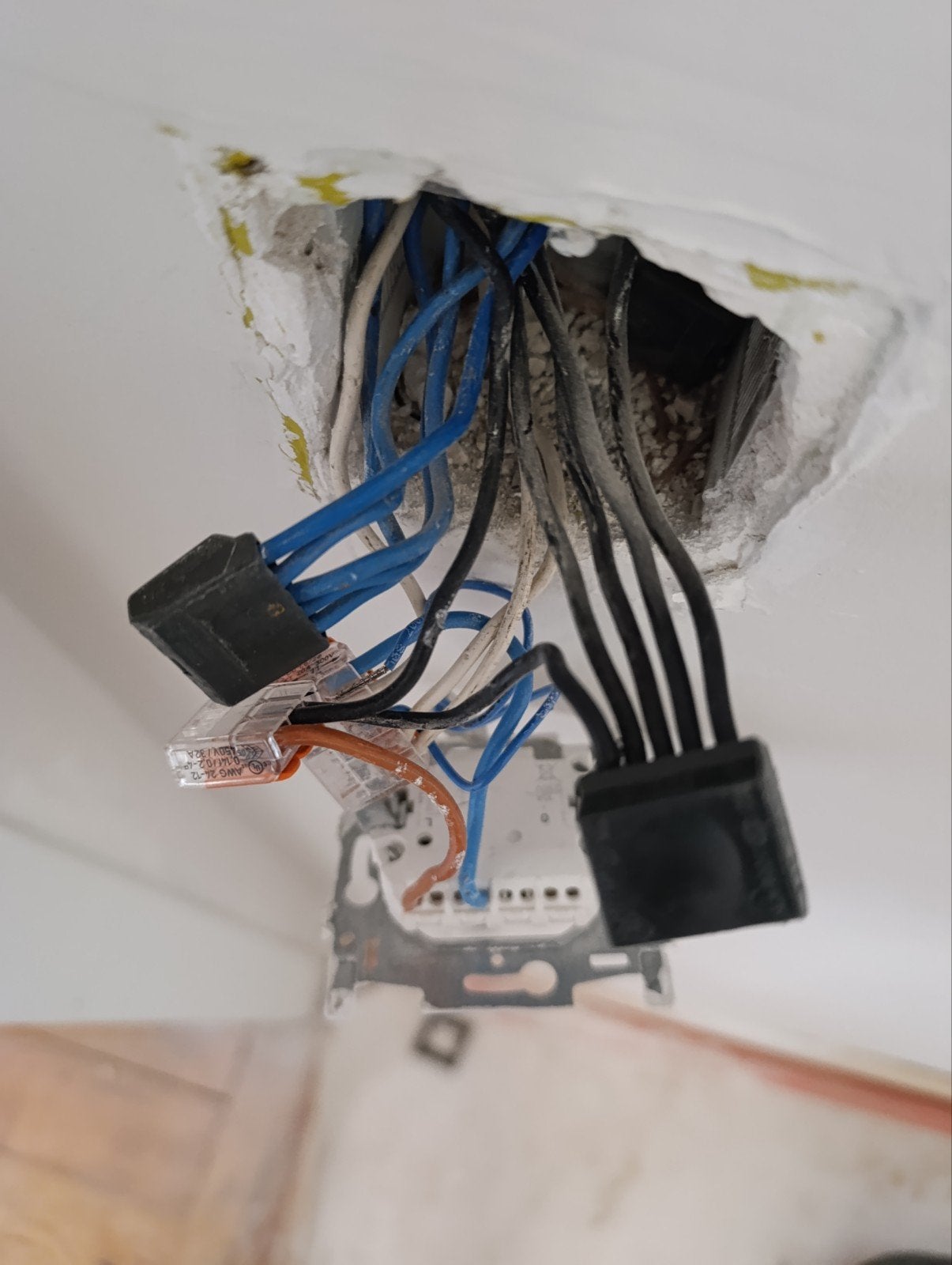 électricien batiment, Une personne, Plusieurs jours