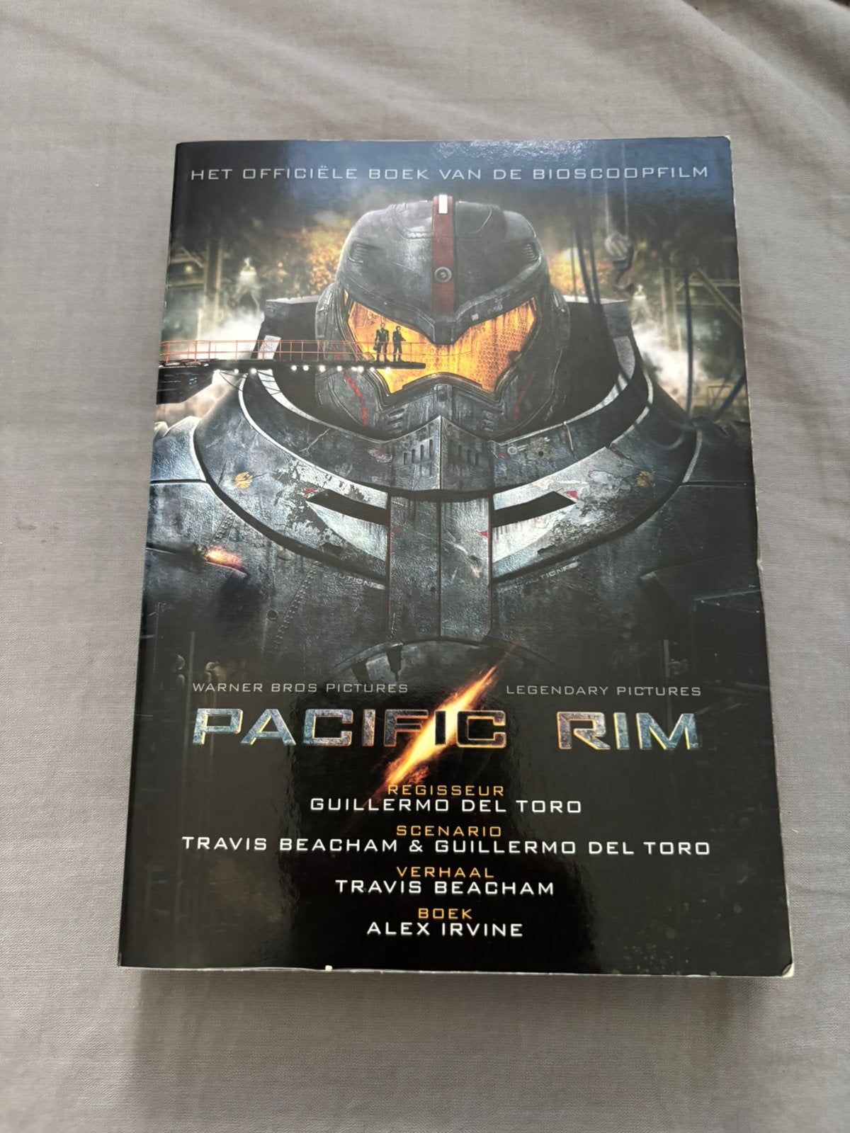 Pacific Rim boek, Boeken, Science fiction, Ophalen of Verzenden, Zo goed als nieuw