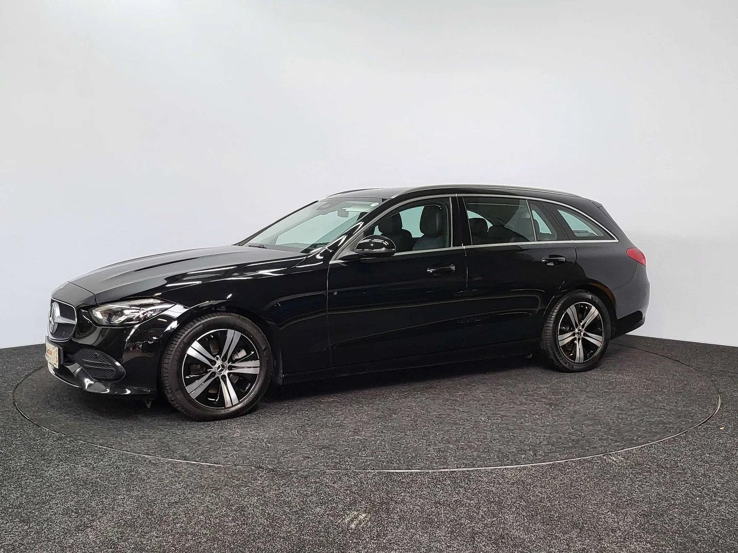 Mercedes-Benz C-CLASS 200 d | 2025 | 56.984 km | Cruise | Le, Autos, Achat, Entreprise, Autres carburants, Noir