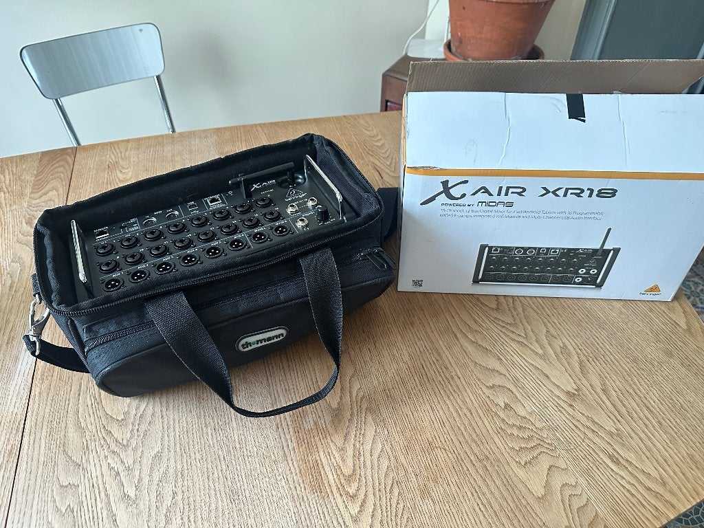 Behringer X Air XR18 + housse Thomann + boîte d'origine, Muziek en Instrumenten, Mengpanelen, Ophalen, Nieuw, 10 tot 20 kanalen