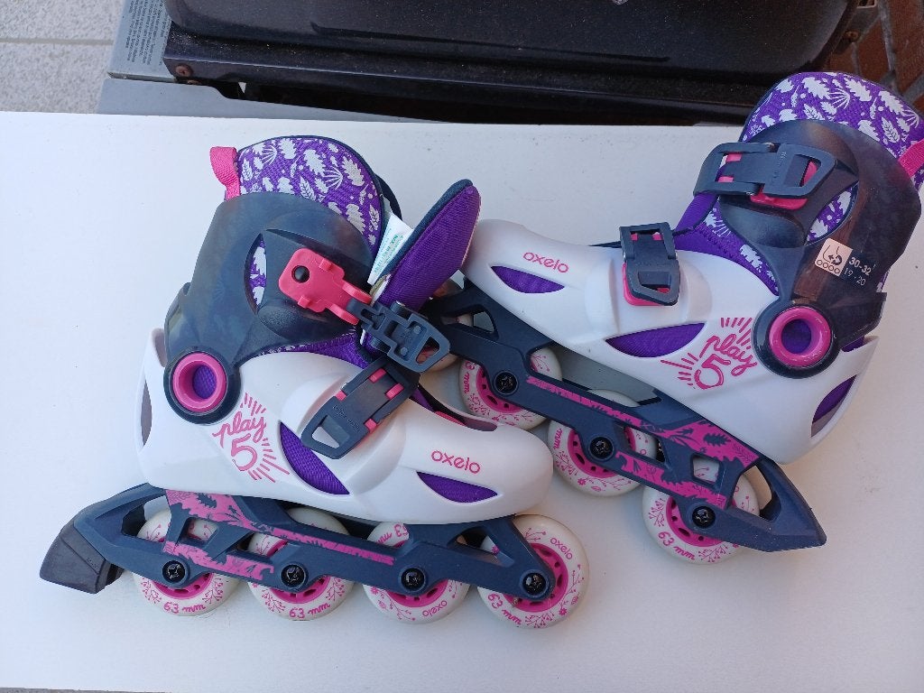 20 euros. Roller enfant évolutif 30 à 32., Autres marques, Rollers 4 roues en ligne, Réglable, Comme neuf