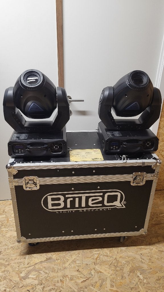 2x têtes mobiles Briteq BT250S dans un flight-case, Musique & Instruments, Enlèvement, Utilisé, Lumières
