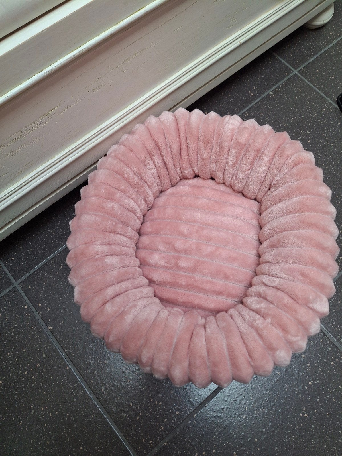 kat of honden mandje oud rose nieuw, Dieren en Toebehoren, Ophalen, Nieuw, Pluche