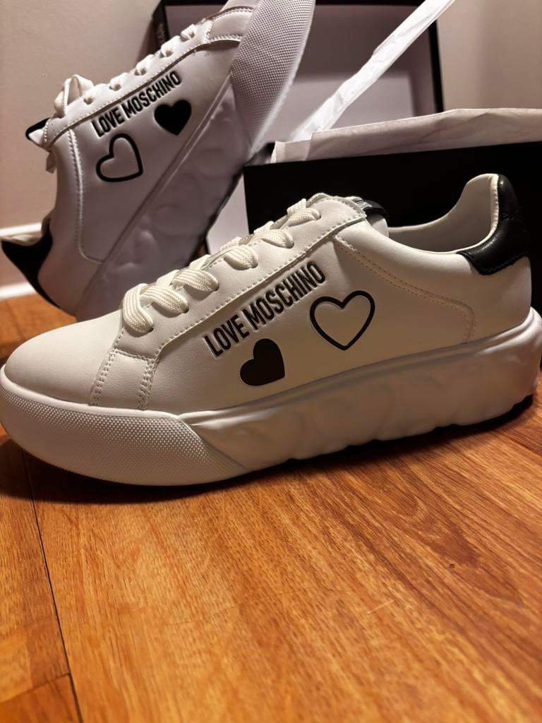 Sneakers Love Moschino,en boîte,taille 38, Vêtements | Femmes, Chaussures, Neuf, Sneakers et Baskets, Blanc, Enlèvement