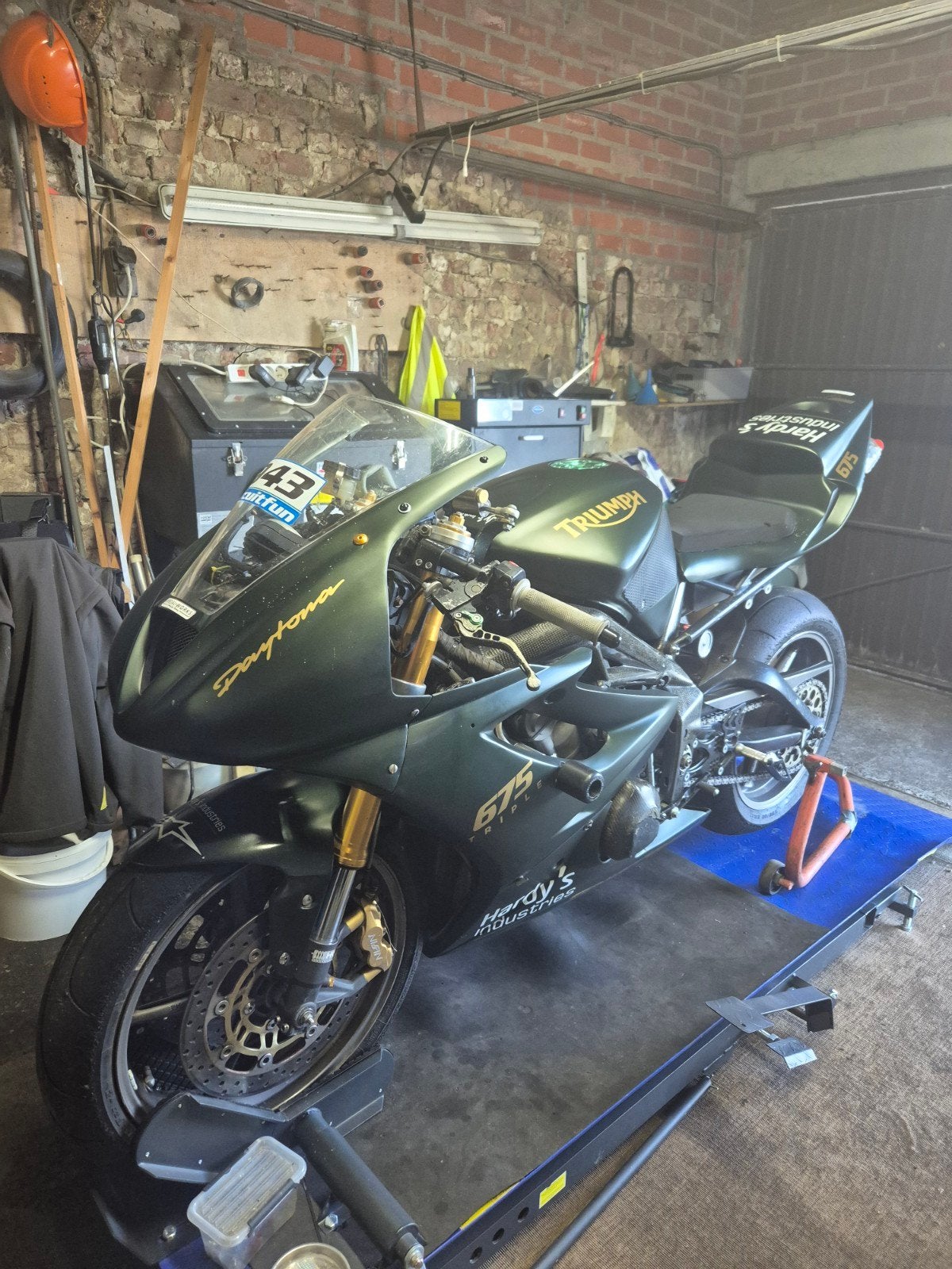 Triumph Daytona 675 (2007) - circuitbike, Particulier, Échappement sport