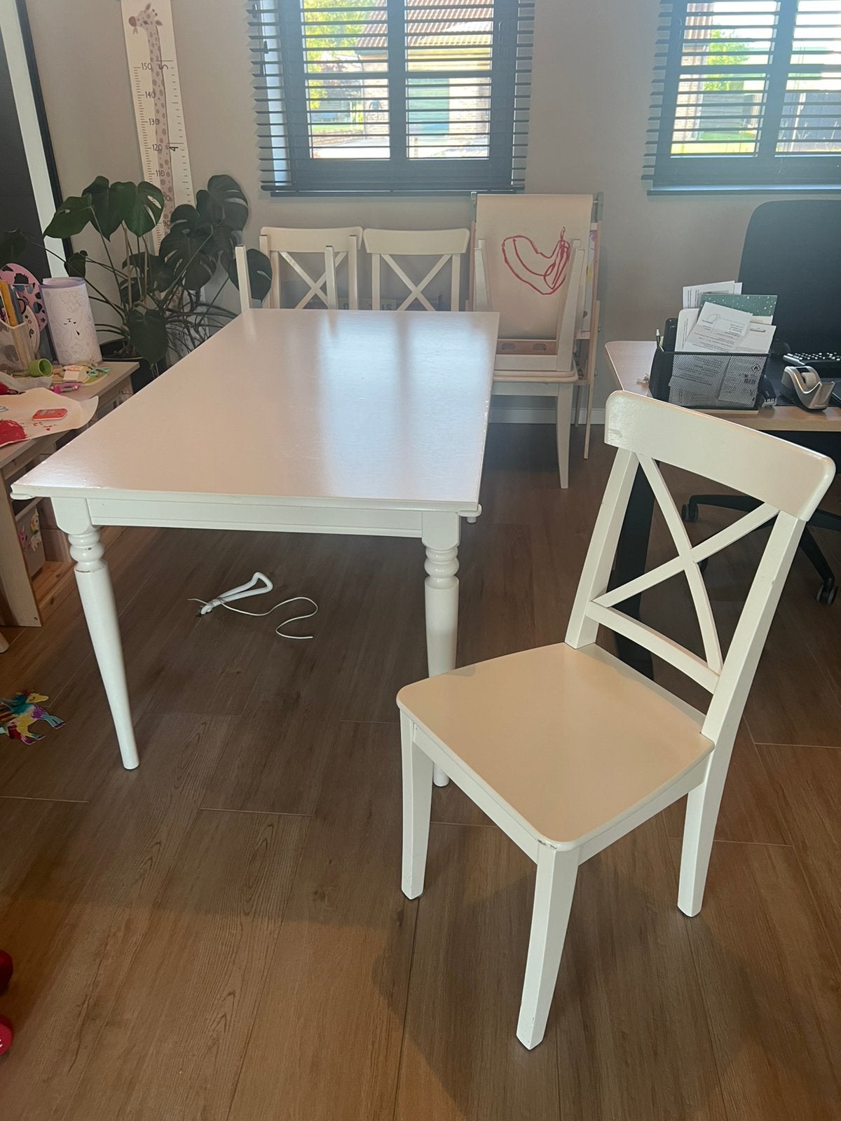!!! GRATIS !!! uittrekbare tafel en 4 stoelen ikea, Enlèvement, Comme neuf