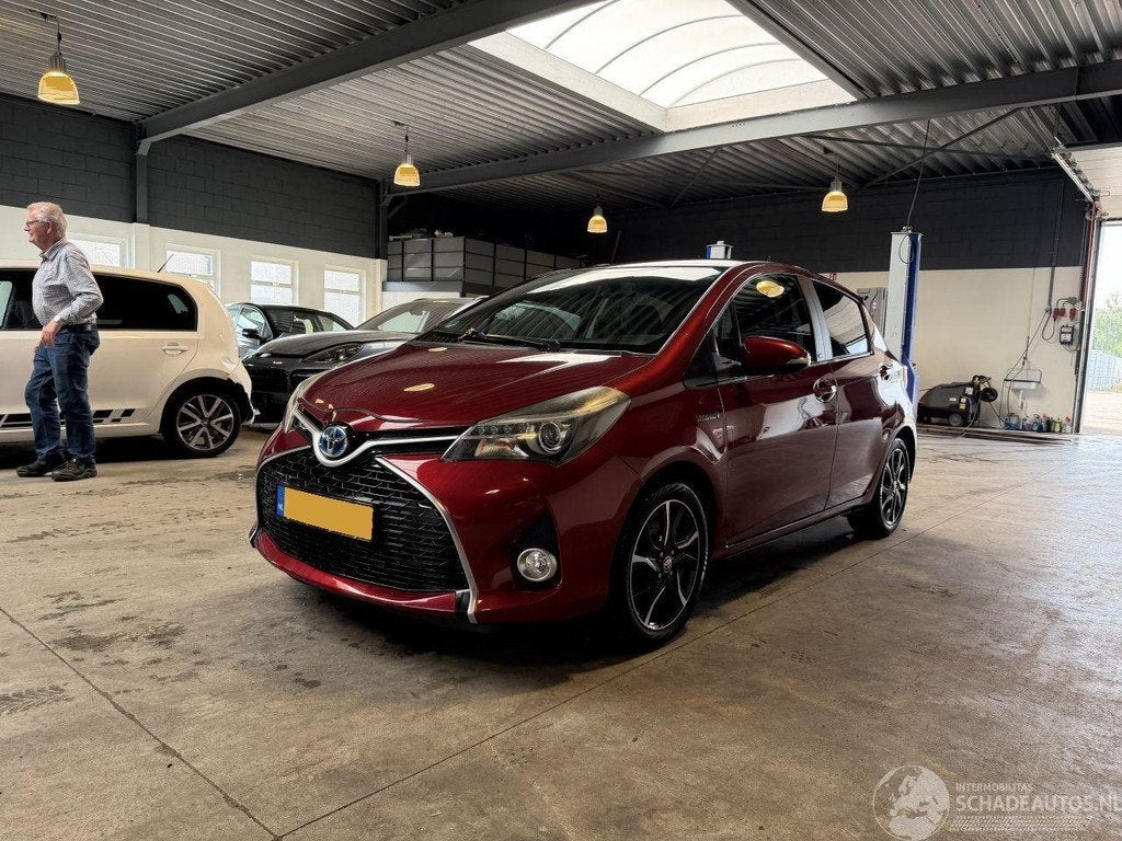 Toyota Yaris 1.5 Hybrid Volcano Edition (bj 2017, automaat), Automaat, 1497 cc, Toyota-Allee 2 ,50858, Köln, Deutschland, Toyota