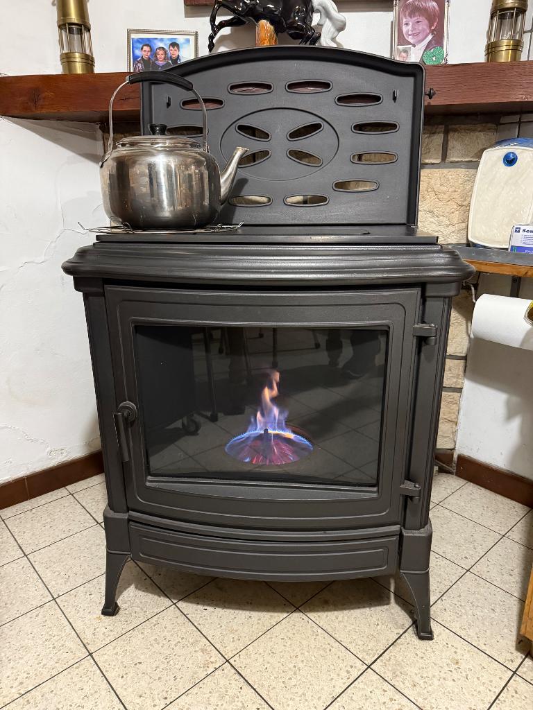 Poêle mazout en fonte effel, Autres carburants, Comme neuf, Enlèvement, Autres types