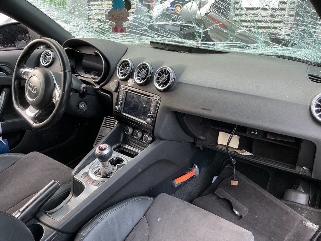 AIRBAG ENSEMBLE + ORDINATEUR Audi TT (8J3) (01-2006/06-2014), Auto-Union-Straße  1,
85057  Ingolstadt, DE, Info@audi.de, Audi