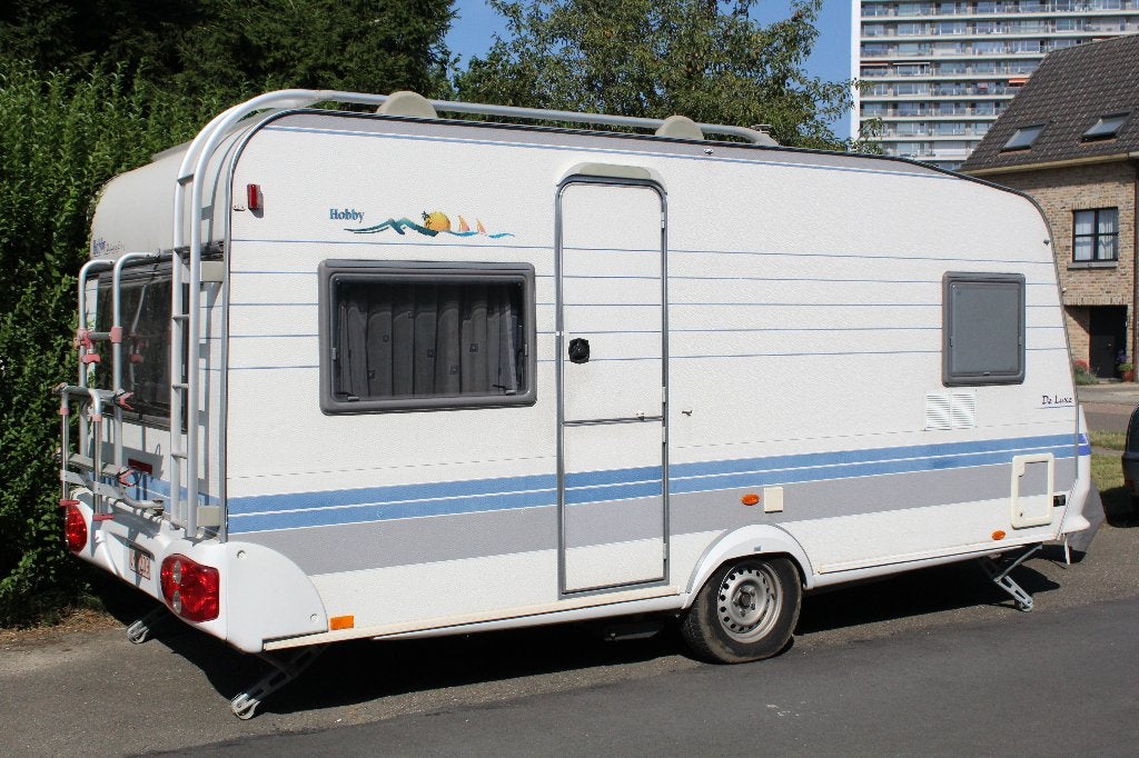 Caravan Hobby 460F De Luxe Easy in goede staat, Jusqu'à 4, Poêle, 4 à 5 mètres, Particulier
