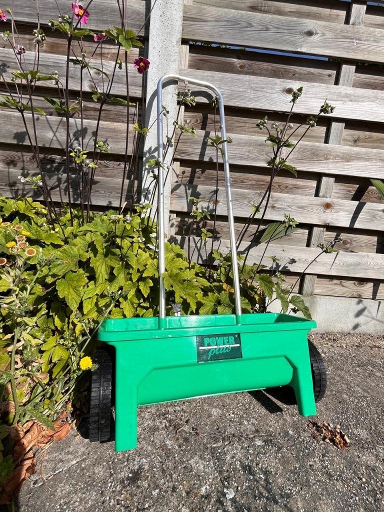 Powerplus strooiwagen voor graszaad en meststof (12 l), Ophalen, Gebruikt, Overige soorten, Powerplus