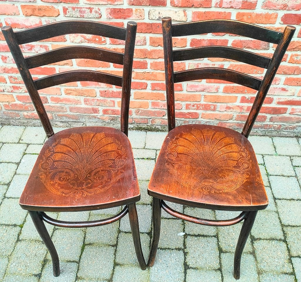 Twee antieke bistro stoelen Weense stijl, Enlèvement