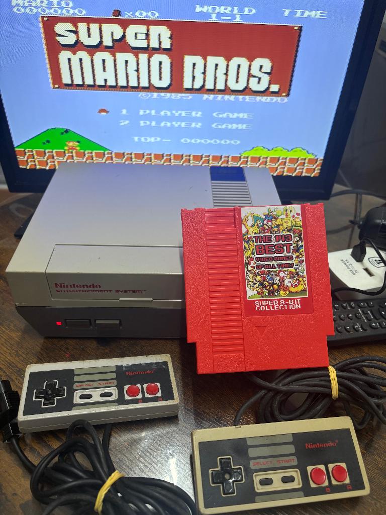 Nintendo NES + 143 jeux, Games en Spelcomputers, Games | Nintendo NES, Zo goed als nieuw, 3 spelers of meer, Vanaf 3 jaar, Eén computer