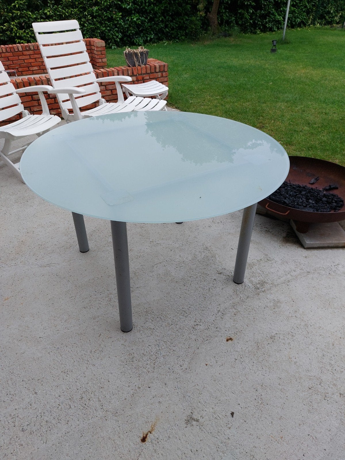 Ronde tafel met glazen blad, Tuin en Terras, Ophalen