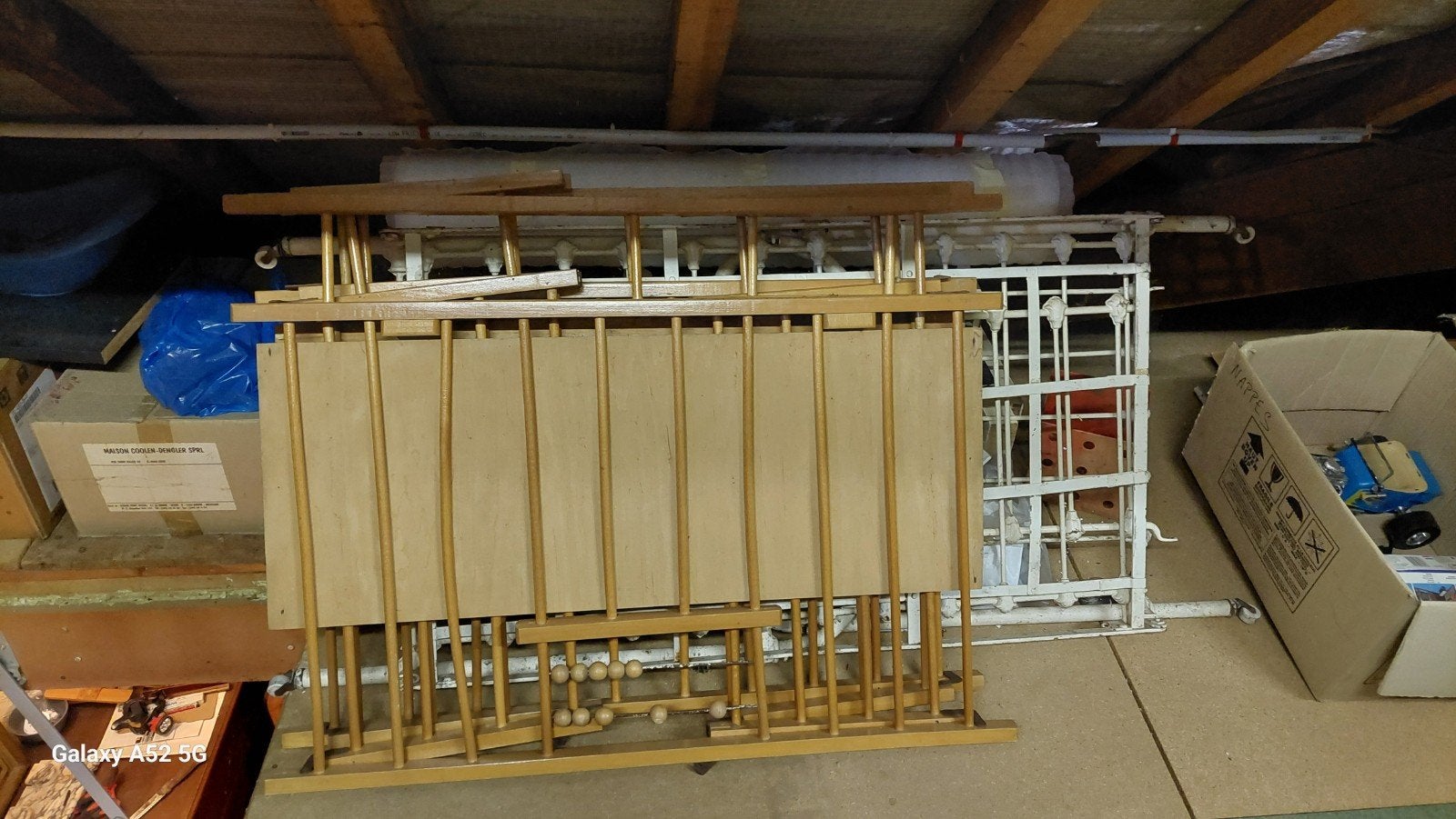 2 lits cages + couffin osier, Enlèvement, Matelas