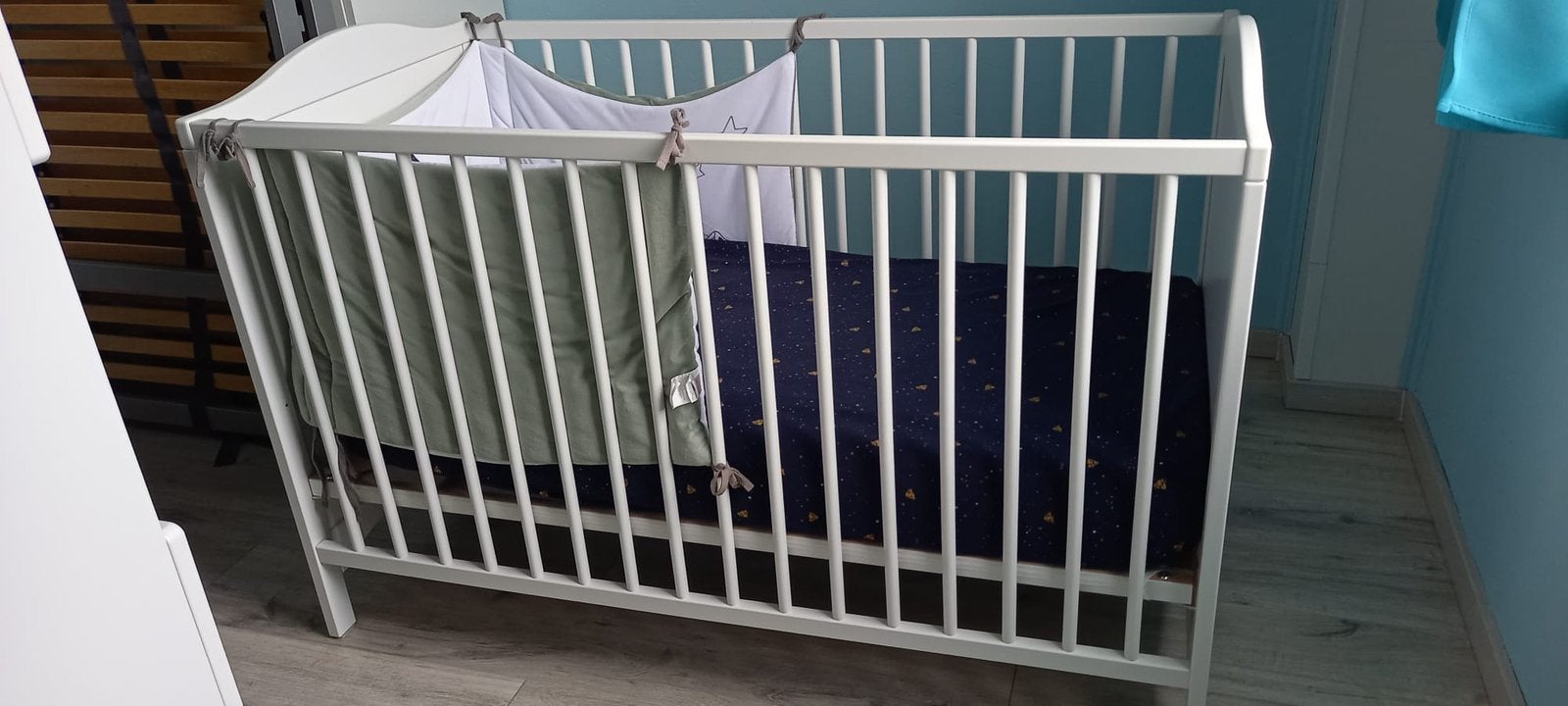 Lit bébé évolutif avec matelas et linge, Enfants & Bébés, Chambre d'enfant | Lits, Enlèvement, Comme neuf, Matelas