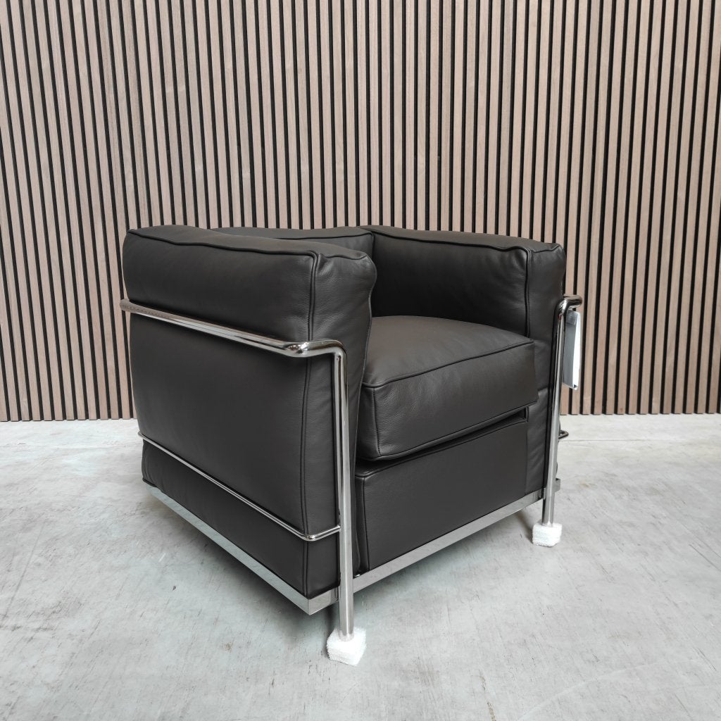 Cassina LC2 Fauteuil in Zwart Leder, Antiquités & Art, Antiquités | Meubles | Chaises & Canapés, Enlèvement ou Envoi