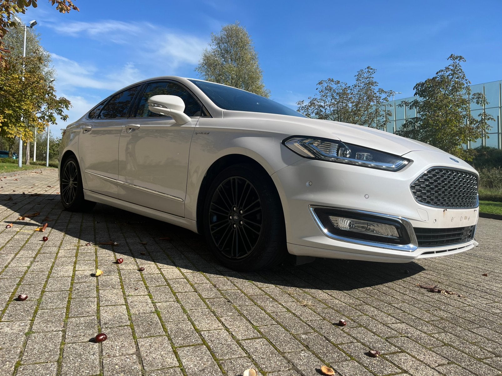 Ford Mondeo Vignale 2.0 Benzine/hybrid, Automaat, 4 deurs, Mondeo, Wit