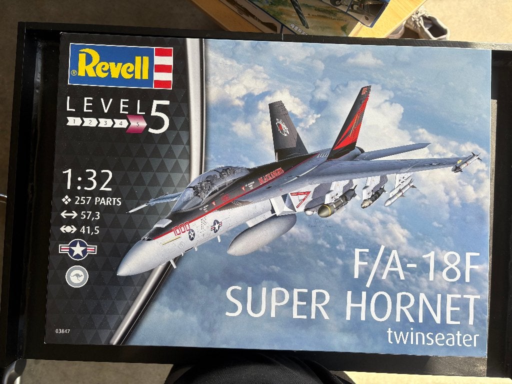 F/A-18F Super Hornet 1/32 Revell 03847 NIEUW, Revell, Nieuw, Ophalen of Verzenden, Groter dan 1:72