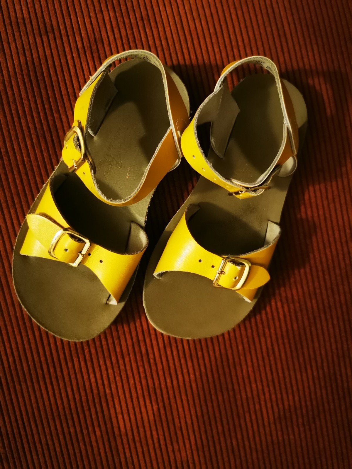Salt water sandals 10, Ophalen