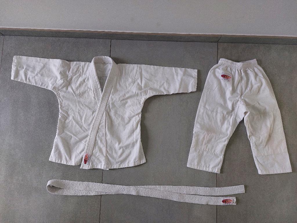 Jiu jitsu /Teakwondo pak maat 120, Sport en Fitness, Vechtsporten en Zelfverdediging, Ophalen, Taekwondo, Maat XS of kleiner, Vechtsportpak