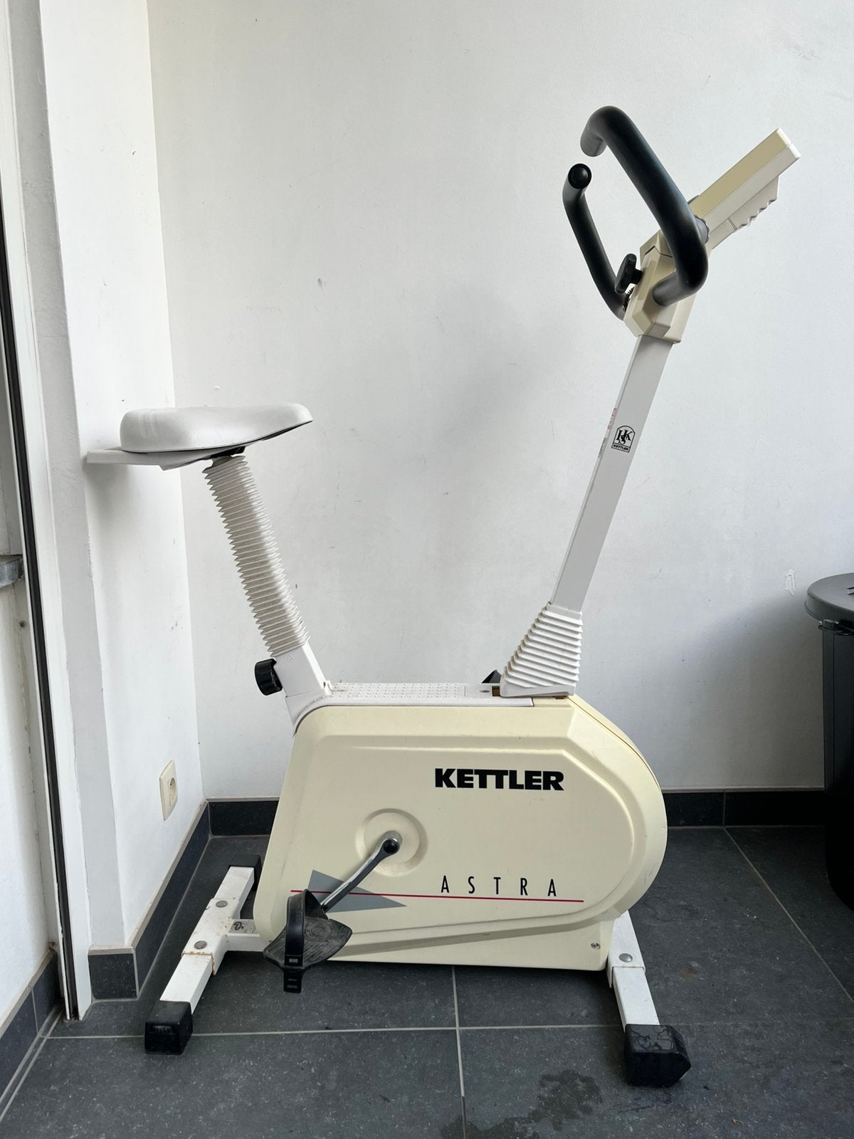 Appartementfiets om te DONEREN!, Ophalen, Gebruikt, Metaal, Benen