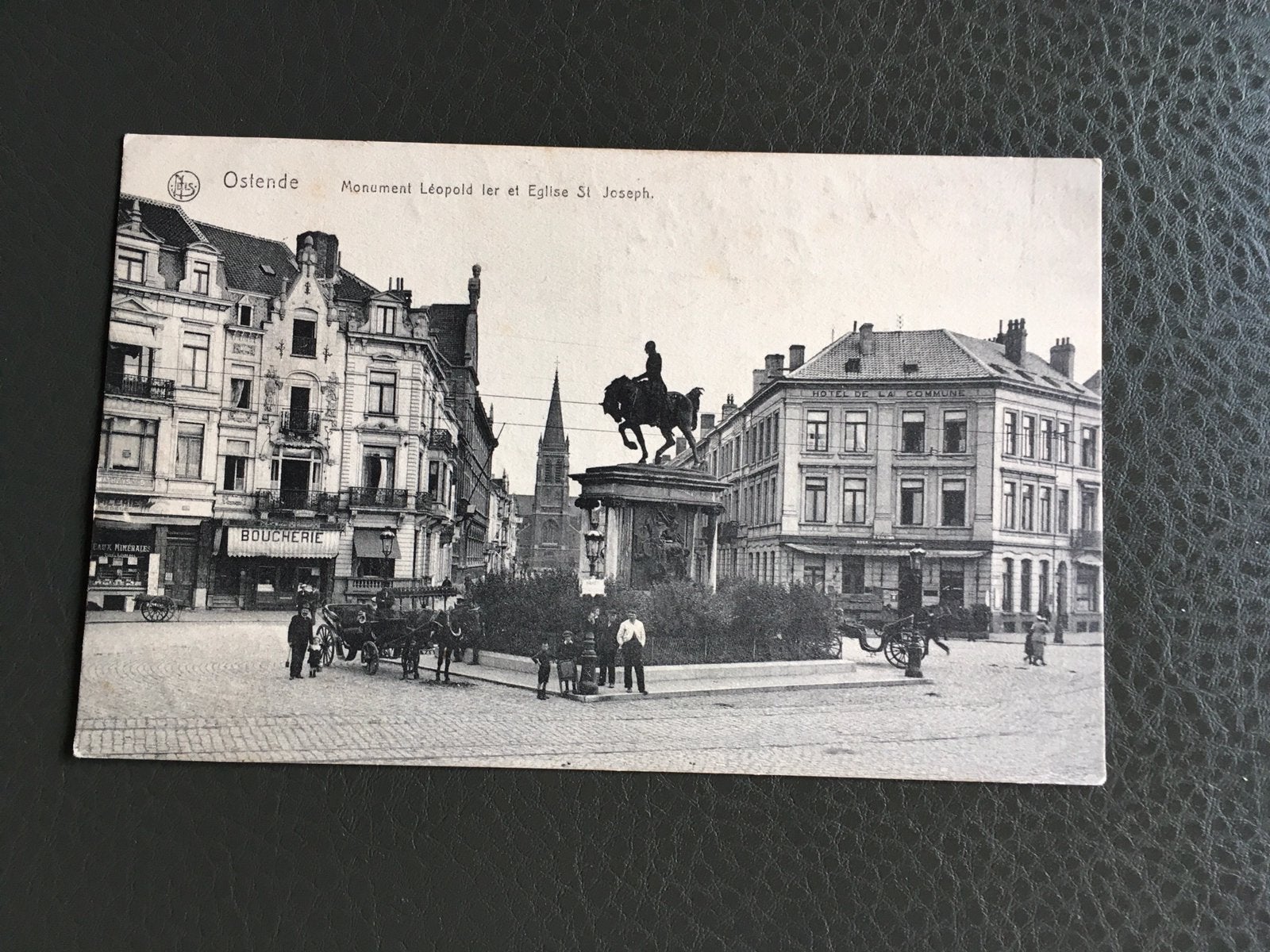 Oostende  Monument Leopold, Verzamelen, Postkaarten | België, Verzenden, Gelopen
