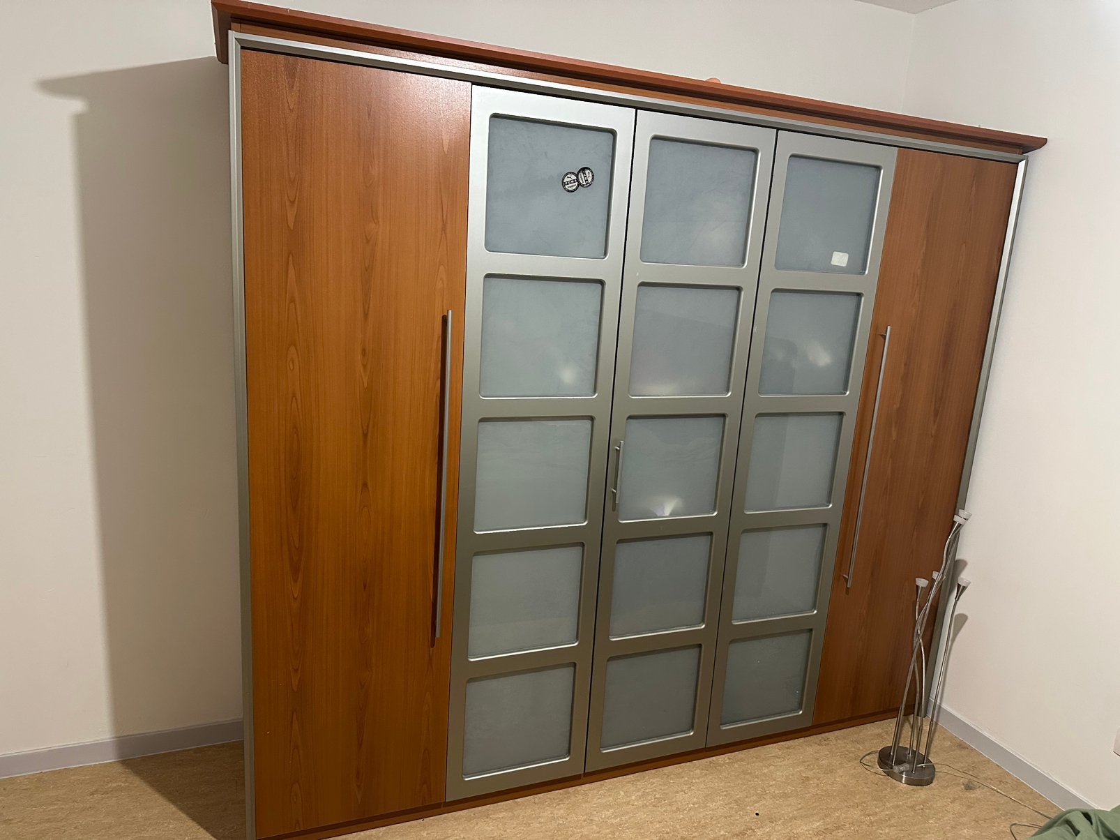 Armoire propre et petite de 2,5 mètres., Enlèvement, Comme neuf