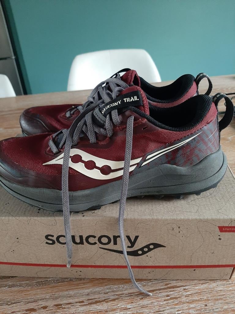NIEUWSTAAT, Sport en Fitness, Loopsport en Atletiek, Ophalen, Hardloopschoenen, Nieuw, Saucony