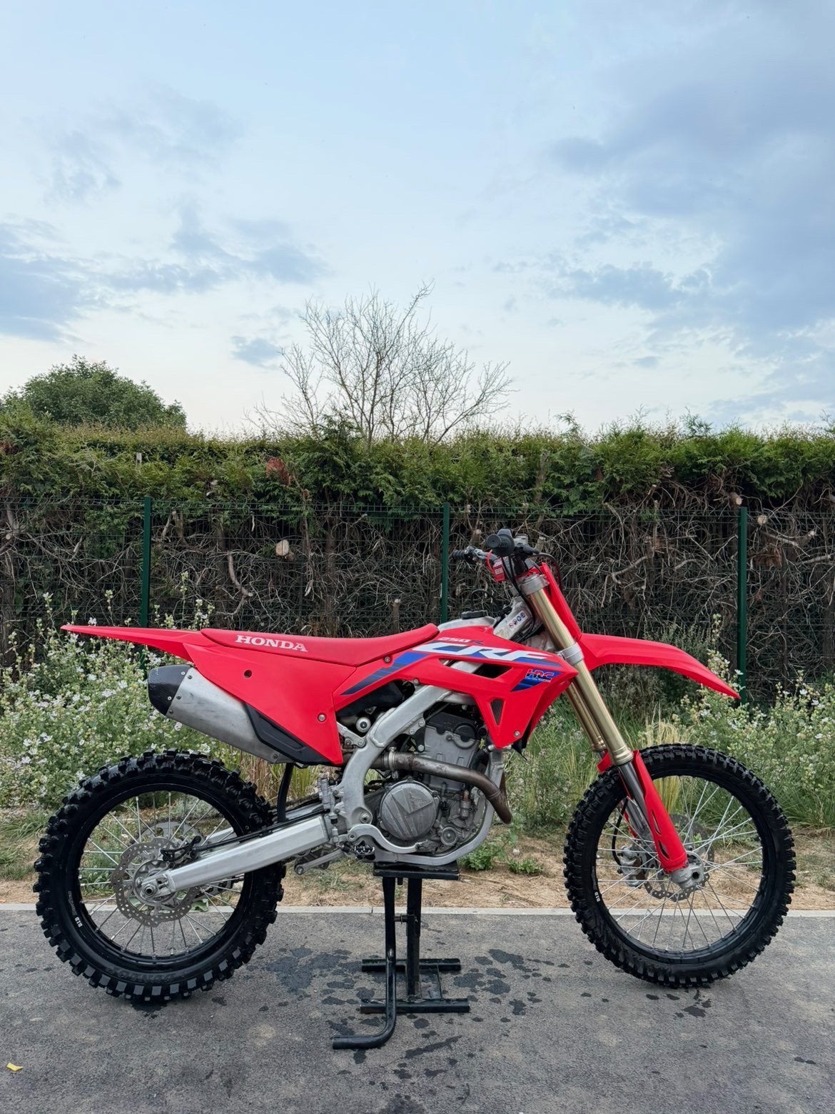 250 crf 2024, Vélos & Vélomoteurs, Enlèvement, Comme neuf