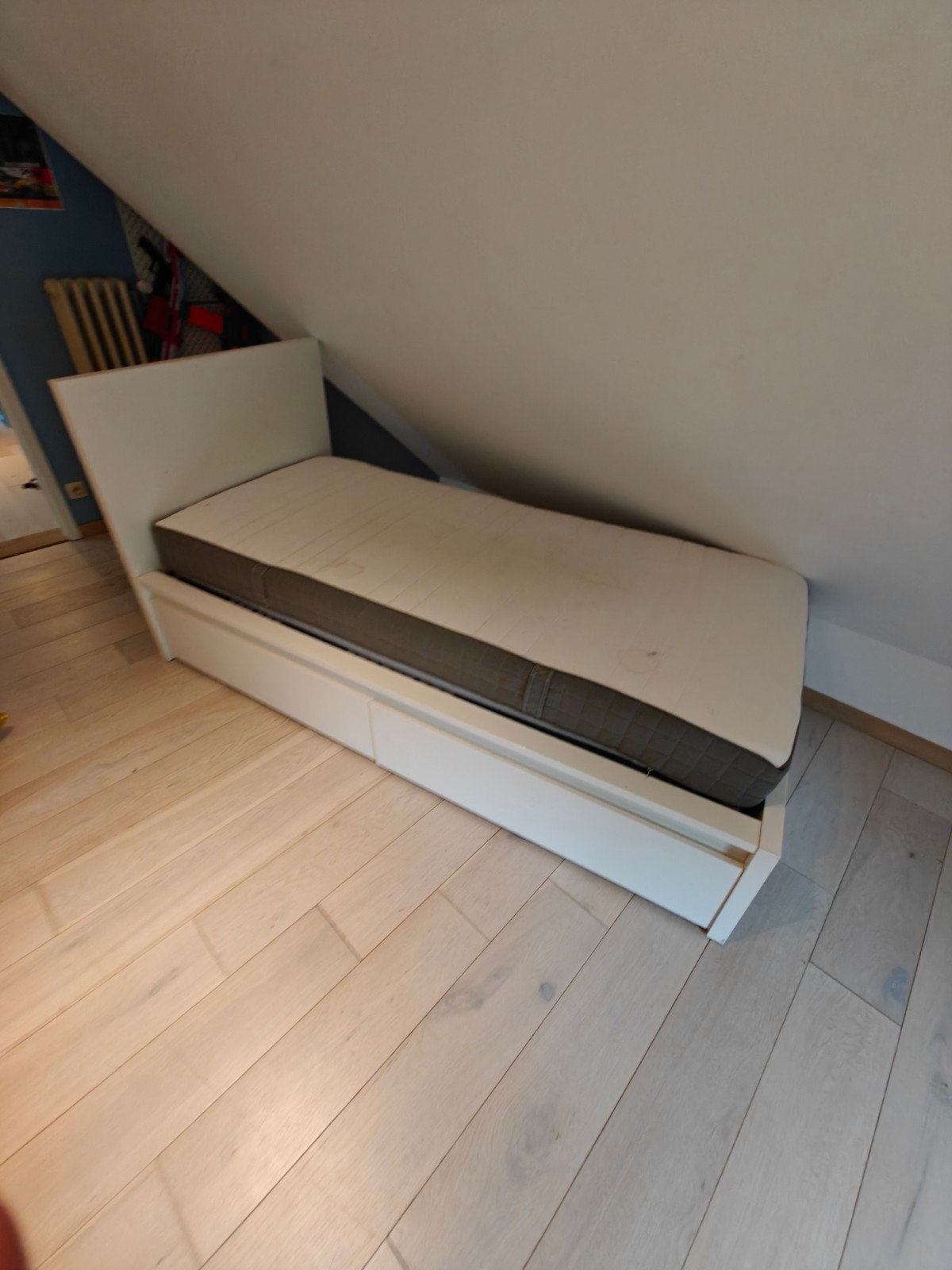 Eenpersoonsbed Ikea met lattenbodem,matras en 2 lades, 90 cm, Enlèvement, 190 cm ou moins, Une personne