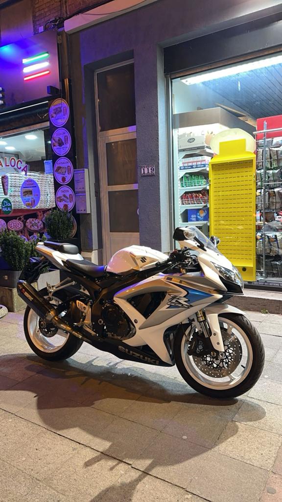 GSXR 600 - Papiers A2