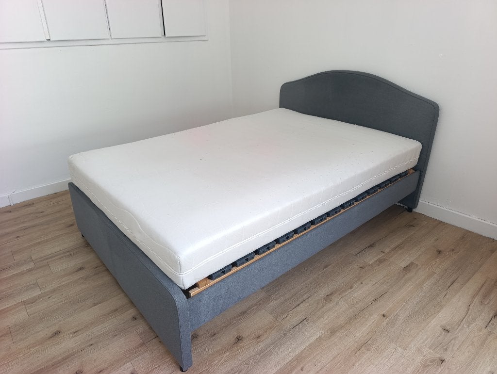 Bed 140x200 GRATIS LEVERING €120, 140 cm, Enlèvement, Utilisé, 200 cm