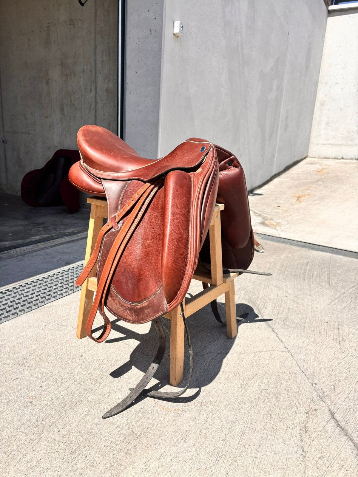 Dressuurzadel, Dieren en Toebehoren, Paarden en Pony's | Zadels, Ophalen, L (17.5 inch), Gebruikt, Dressuur