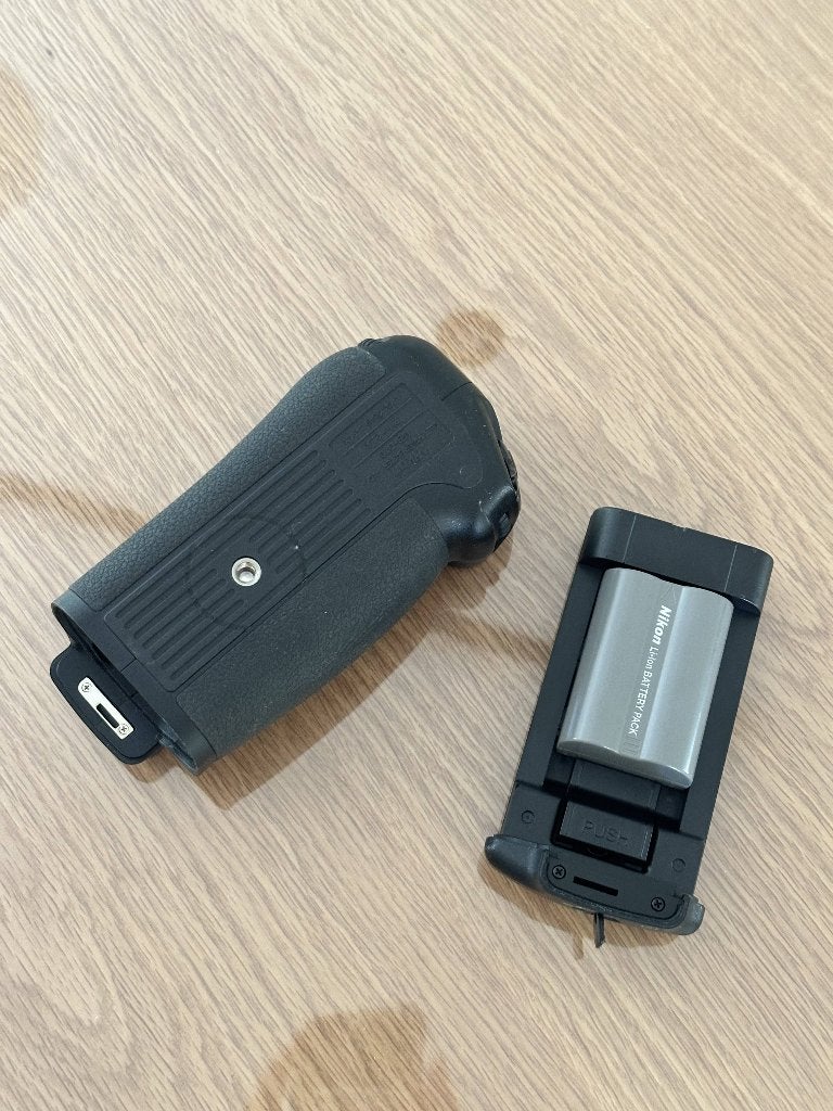 nikon mb-d10 batterij grip, TV, Hi-fi & Vidéo, Comme neuf, Nikon, Nikon, Batterie
