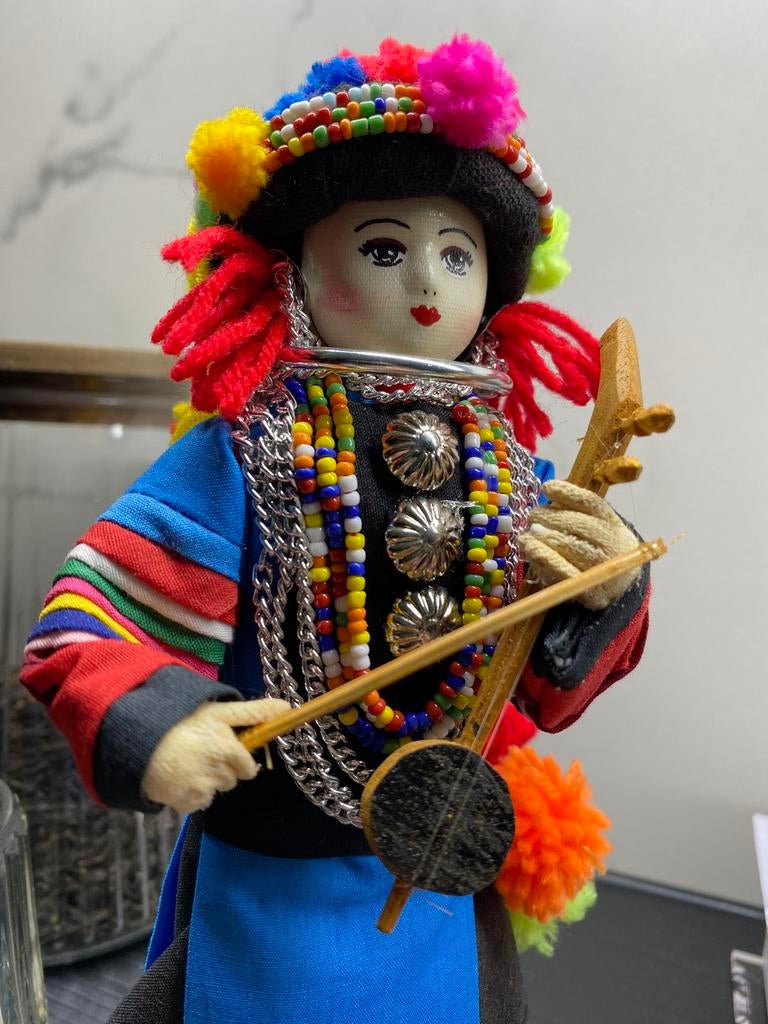 Thaise Lisu-cultuur handgemaakt door Youthana jaren ‘60, Verzamelen, Poppen, Ophalen of Verzenden, Zo goed als nieuw, Pop