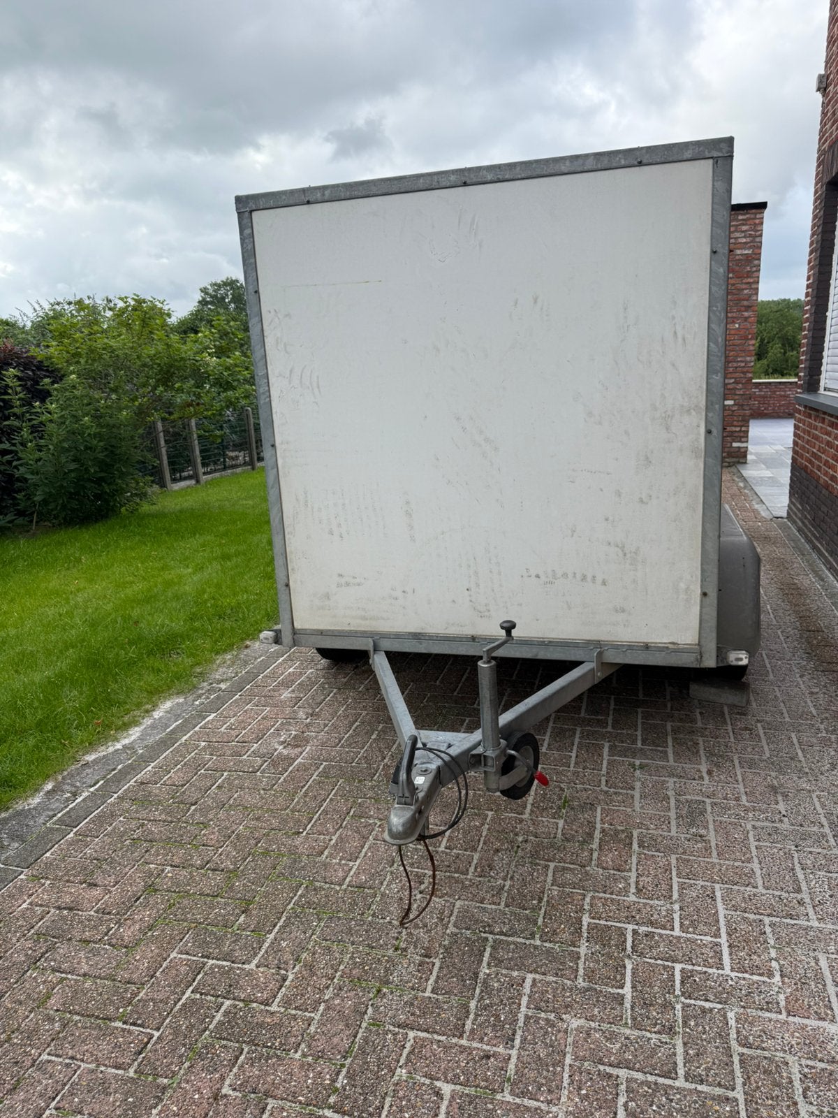 Remorque fermée de 750 kg, Enlèvement, Comme neuf